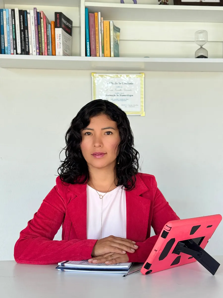 Yesenia Zevallos - Numerologa profesional especializada en mapas numerologicos y consultas personalizadas